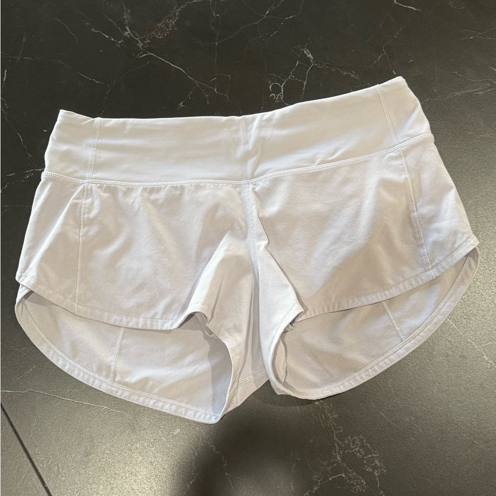 Lululemon Speed Up Low-Rise Lined 2.5” Short - Size 4 - Silver Lilac